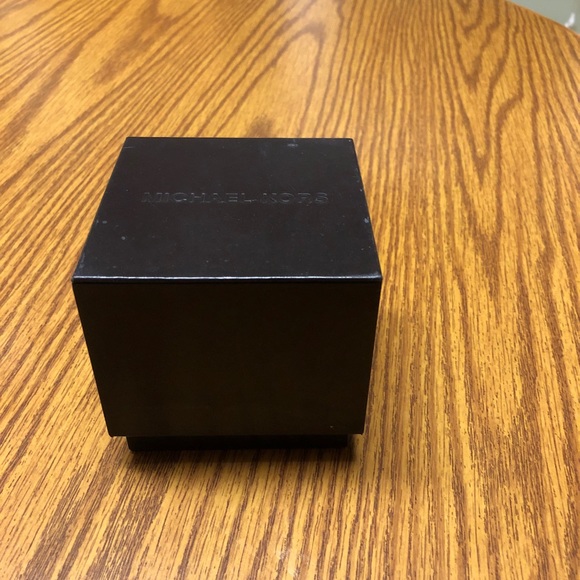 Michael Kors watch - Picture 3 of 6